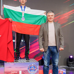 Състезателят на клуб „Хищник“ Ивелин Милев със златен медал на европейското по канадска борба