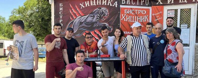 Успешно премина благотворителният турнир по канадска борба, организиран от клуб „Хищник“