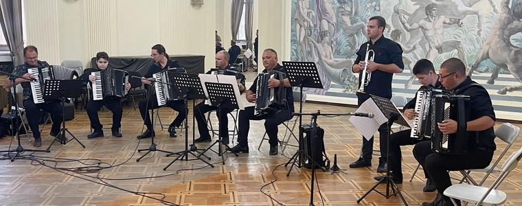 Възпитаници на Деян Дженков и майстори на акордеона с вълнуващ концерт (СНИМКИ)