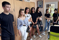 Учениците от класа по журналистика към ПГТ „Пейо Яворов“ се докоснаха до работата в медийна група „Добруджа“ (СНИМКИ)