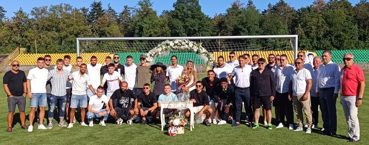 Бразилски футболист на Добруджа сключи брак на стадион „Дружба“ (ВИДЕО)