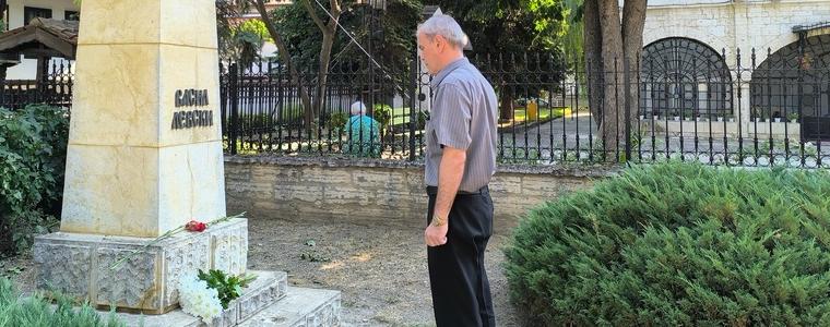 Областният управител Румен Русев се поклони пред паметта на Васил Левски