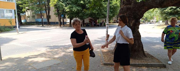 Община Добрич раздава минерална вода заради жегите