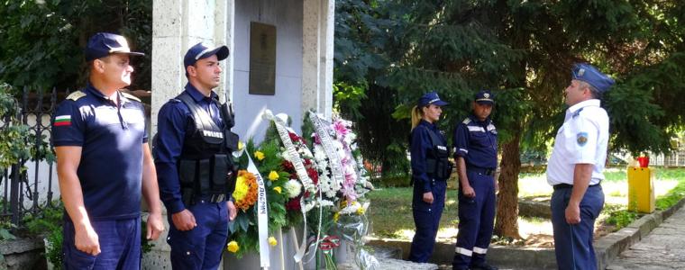 ОД на МВР-Добрич почете загиналите при изпълнение на служебния дълг (ВИДЕО)