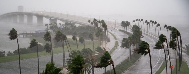 Ураганът Берил взе още жертви по пътя си към Ямайка