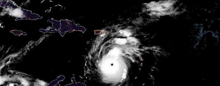 Ураганът от 5-а степен Берил се насочва към Ямайка