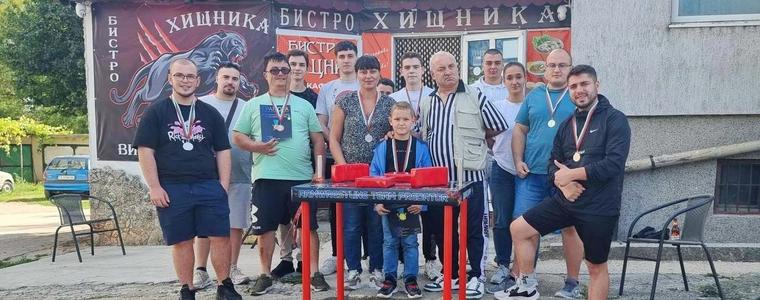 Клуб „Хищник“ с благотворителен турнир в подкрепа лечението на пожарникаря Александър Шестаков