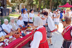 В Крушари се провежда 14-ият „Празник на гърнетата – кулинарната академия на Добруджа“ (СНИМКИ)