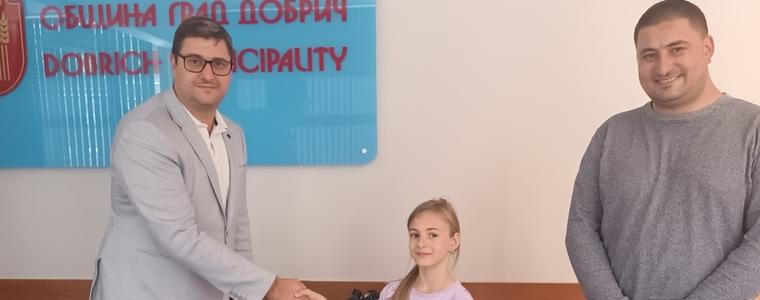 Първокласничка от Добрич спечели голямата награда от Световния ден на ходенето