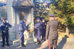 С почетен караул и водосвет Полицията в Добрич отбеляза в аванс професионалния си празник (СНИМКИ)