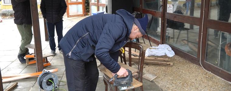Деца и възрастни твориха заедно в коледната работилница в Зооцентъра (ВИДЕО)