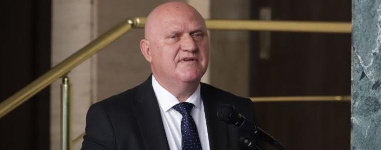 МОН предлага учебната година да се увеличи със седмица