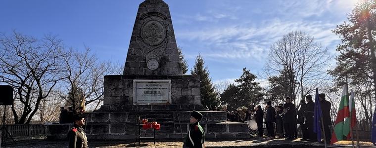 Поклон пред загиналите за освобождението на Добрич от османско владичество (ВИДЕО)