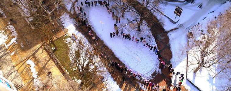 Флашмоб на ЧПГ „Райко Цончев“ и ЧОУ „Мария Монтесори“ в Деня за борба с тормоза в училище (АУДИО)