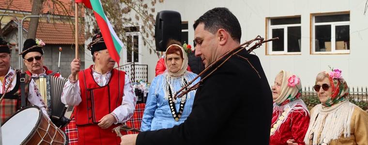 Кметът на Генерал Тошево заряза лоза, подарена и засадена от побратимения Болград (ВИДЕО)