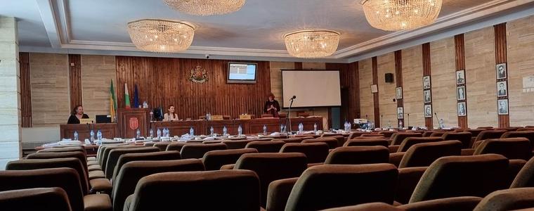 Общински съвет - Добрич заседава днес