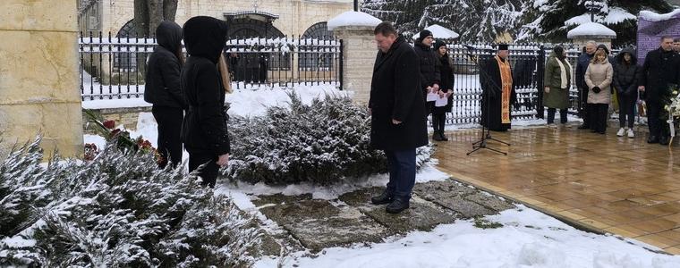 Зам.-областният управител Ж. Желязков се поклони пред паметта на Апостола