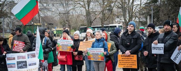 Пчелари от Добрич и страната изразиха недоволство от държавната политика (СНИМКИ)