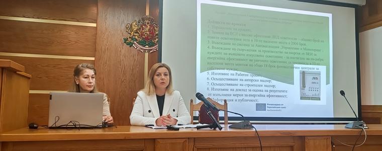 Обновяват уличното осветление в 10 села от община Добричка със средства от ПВУ (ВИДЕО)