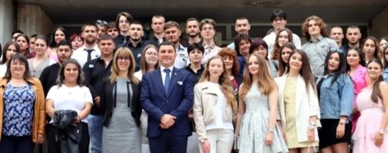 Община Генерал Тошево с тържествена церемония за своите зрелостници