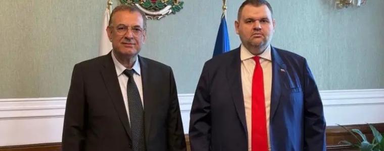 Пеевски и Чакъров се обединяват "в името на хората и целостта на ДПС"