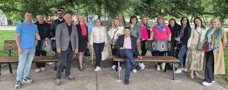 Ротари клуб и Инер Уил поставиха пейки за кърмене  на две места в Добрич 