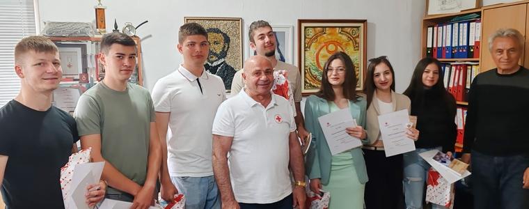 Седем доброволци от Добрич бяха удостоени със званието „Млад отличник на БЧК” (ВИДЕО)