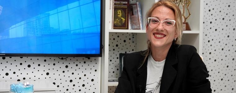 Тя..жената! Данаила Петрова – артист-танцьор в ПФА „Добруджа” и помощник-ръководител в ПФТС „Добруджа” (ВИДЕО)