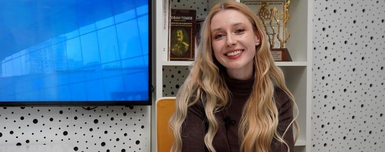 Тя...жената!:  Жанина Радостинова - млад и вдъхновен преподавател по Биология (ВИДЕО)