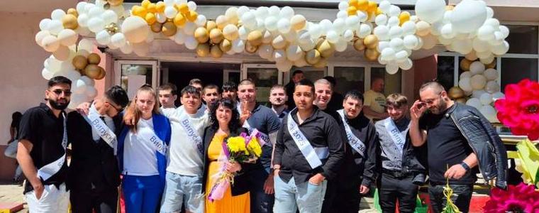 Вълнуващ момент от живота на  ПГ по транспорт, обслужване и лека промишленост (СНИМКИ)