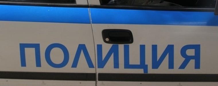 Задържаха мъж, задигнал две бутилки с алкохол от магазин в център на Добрич