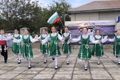 С богата програма и много настроение село Видно отбеляза празника си (СНИМКИ)