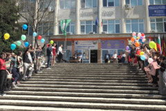 Удари последният звънец за 26 абитуриенти на СУ „Димитър Талев” в Добрич (ВИДЕО)