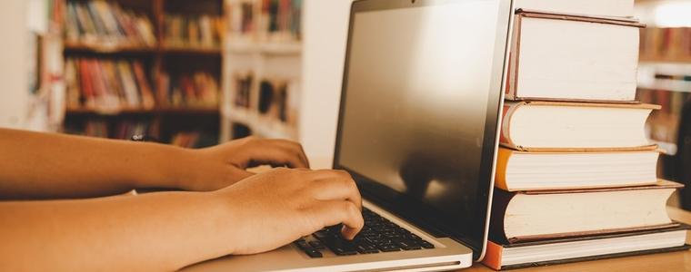 13 читалищни библиотеки в област Добрич получават лаптопи за работа с потребители