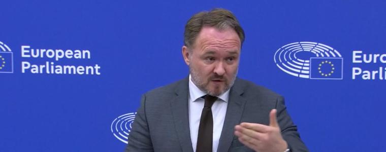 ЕК предлага постепенно прекратяване на вноса на руски газ и нефт в ЕС