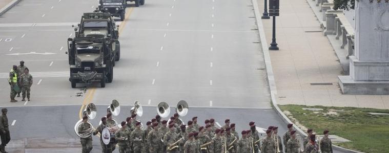 Парад във Вашингтон отбеляза 250-годишнината на армията на САЩ