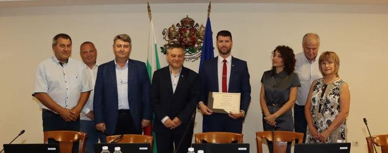 Прокурор Даниел Илиев от Добрич с грамота от Прокурорската колегия на ВСС за постигнати високи резултати 