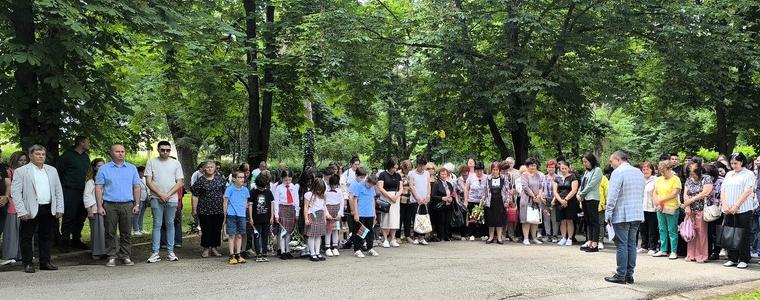 С общоградски ритуал за поклонение Каварна отбеляза Деня на Ботев