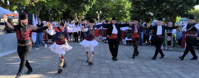 „С песни и танци в Българево“ - истински фолклорен празник (СНИМКИ)