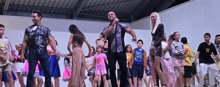 Стотици се включиха в тържественото закриване на 25 години "Модна фиеста Албена"