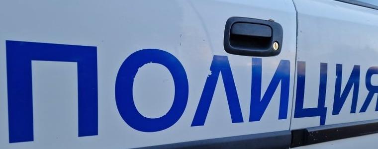 Задържаха неправоспособен младеж да управлява колесен трактор