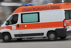 Дете е блъснато от кола докато пресича неправилно улично платно в Добрич