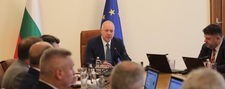 Кабинетът внася в НС доклад за закупуването на специализирана противопожарна техника