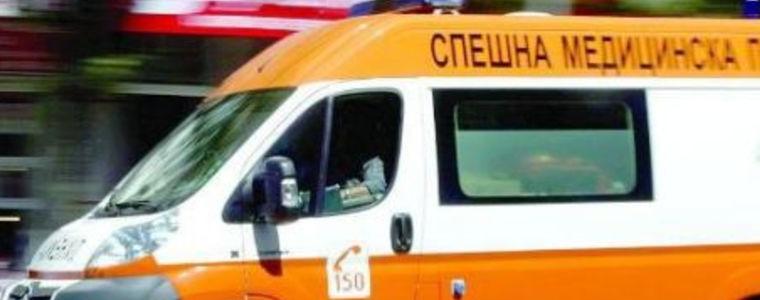 Кола удари край добричко село мъж, движещ се по пътя през нощта