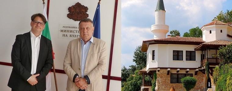 Министър Бачев обяви: Край на чакането на две опашки за  "Двореца" и Ботаническата градина в Балчик