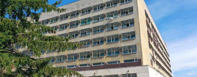 Мъж е настанен в болницата, с опасност за живота, след  пожар в дома му