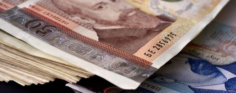 Общо 2748 лв. са необходими за месечна издръжка на тричленно семейство