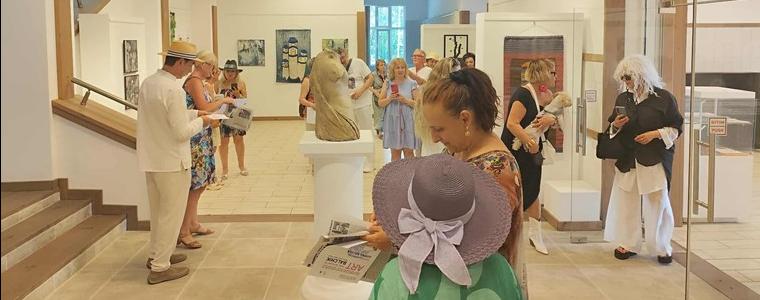Откриха изложбата „Артистите завинаги в Балчик“ в галерията в Белия град