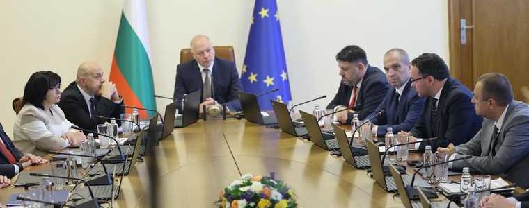 Премиерът: ТОЛ камерите ще снимат движението в аварийните ленти, МВР ще глобява нарушителите 