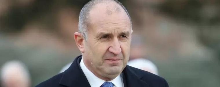 Управляващите най-сетне трябва да вземат решение за пожарната авиация, да изберат между МВР и ВВС, каза президентът Румен Радев